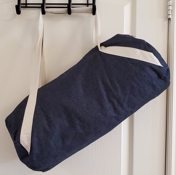 🎉3/$39 MEET ME AT THE BARRE Duffle Bag - Picture 6 of 10